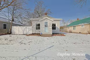 2533 McCracken St, Muskegon, MI 49441 - Photo 2