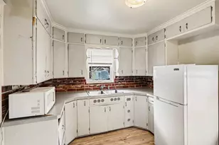 2245 Taft St, Saginaw, MI 48602 - Photo 6