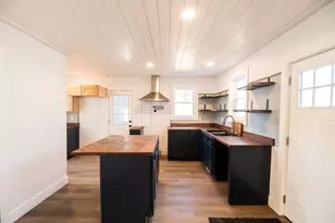 2102 Morton Ave, Muskegon, MI 49441 - Photo 6