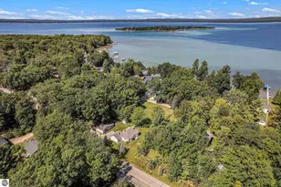 4472 W Higgins Lake Dr, Roscommon, MI 48653 - Photo 6