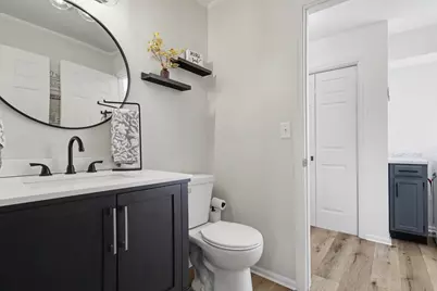 1163 S Lakeside Drive S, Battle Creek, MI 49015 - Photo 8