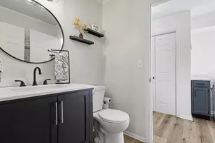 1163 S Lakeside Dr S, Battle Creek, MI 49015 - Photo 8