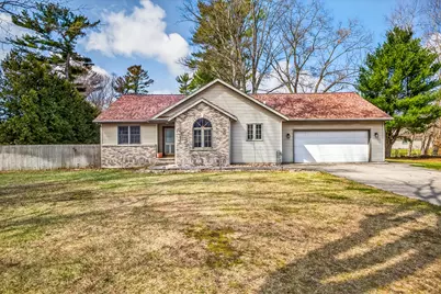 975 Glenwood Avenue, Muskegon, MI 49445 - Photo 1