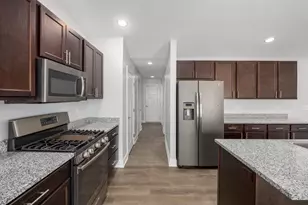 1368 S Village Cir, Kalamazoo, MI 49009 - Photo 10