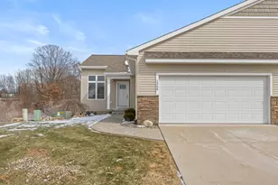 1368 S Village Cir, Kalamazoo, MI 49009 - Photo 2