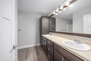 1368 S Village Cir, Kalamazoo, MI 49009 - Photo 18