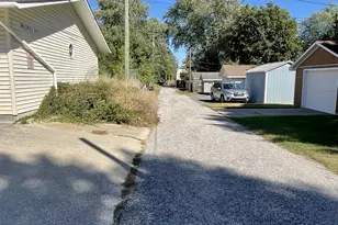 806 E Loomis St, Ludington, MI 49431 - Photo 36