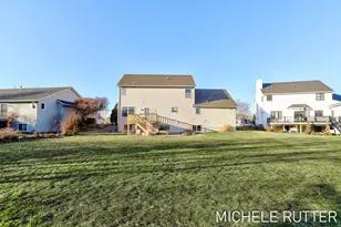 1399 Woodfield Dr, Zeeland, MI 49464 - Photo 8