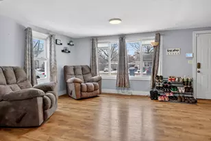 208 Sherwood St, Dowagiac, MI 49047 - Photo 4