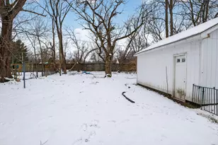 208 Sherwood St, Dowagiac, MI 49047 - Photo 22