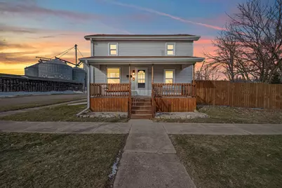 720 Hall Street, Eaton Rapids, MI 48827 - Photo 2