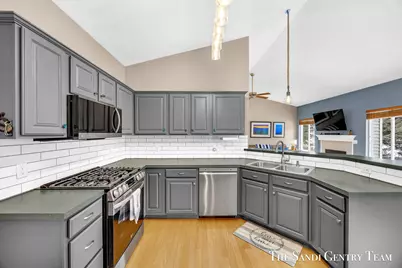 15308 Saddlebrook Court, Grand Haven, MI 49417 - Photo 16