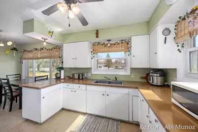 9211 Alpine Avenue NW, Sparta, MI 49345 - Photo 10