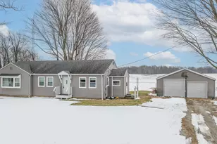 940 Mt Tabor Rd, Buchanan, MI 49107 - Photo 2