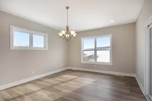 552 Sun Vale Ln, Grandville, MI 49418 - Photo 6