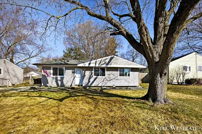 1561 Beech Street SW, Wyoming, MI 49509 - Photo 2