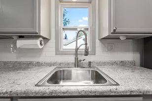 85 Doremus Ave, Waterford, MI 48328 - Photo 4