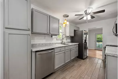 85 Doremus Avenue, Waterford, MI 48328 - Photo 2