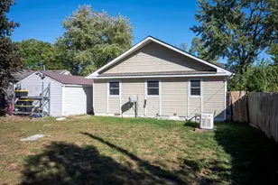 85 Doremus Ave, Waterford, MI 48328 - Photo 18