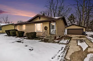 331 E Parsons Ave, Watervliet, MI 49098 - Photo 2