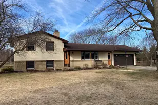 8453 Hanna Lake Ave SE, Caledonia, MI 49316 - Photo 4