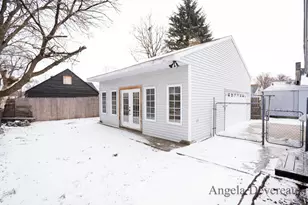 3640 Raven Ave SW, Wyoming, MI 49509 - Photo 4