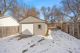 1021 Sherman St SE, Grand Rapids, MI 49506 - Photo 32