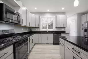 3331 Blarney Dr, South Bend, IN 46628 - Photo 10