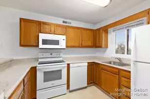 3280 Devonwood Hills NE, Grand Rapids, MI 49525 - Photo 6