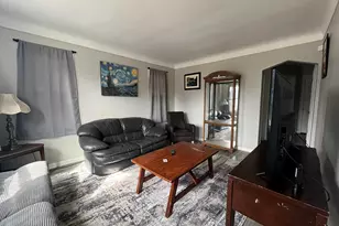 19977 Elkhart St, Harper Woods, MI 48225 - Photo 2