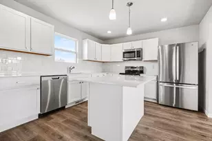 12937 High Rdg Ct, Freeport, MI 49325 - Photo 4