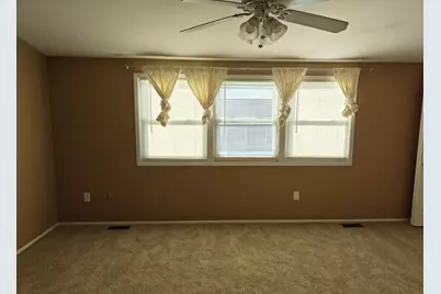 1813 Brentwood, Troy, MI 48098 - Photo 2