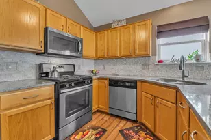 29104 Philadelphia Dr, New Baltimore, MI 48051 - Photo 12