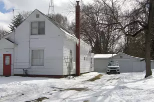 206 E Wayne St, Dowagiac, MI 49047 - Photo 1