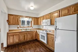 22398 Struwin Rd, Battle Creek, MI 49017 - Photo 4