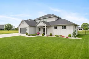 33 Shoshoni Pass, Coldwater, MI 49036 - Photo 2