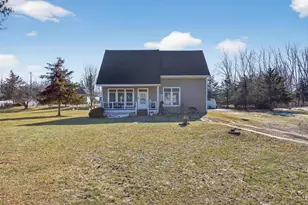 129 Kathy Ln, Brooklyn, MI 49230 - Photo 2