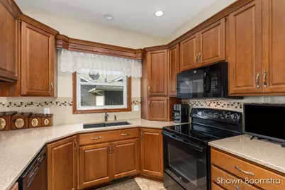 8105 Amber Crest Drive SW, Byron Center, MI 49315 - Photo 4