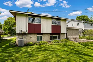1434 Pine Valley Blvd, Ann Arbor, MI 48104 - Photo 6