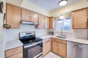 1434 Pine Valley Blvd, Ann Arbor, MI 48104 - Photo 14