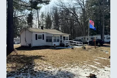 78 W John Street, Newaygo, MI 49337 - Photo 2