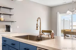 11887 Quincy Meadow Dr, Holland, MI 49424 - Photo 8