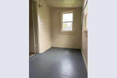 810 Thresher Avenue, Benton Harbor, MI 49022 - Photo 4