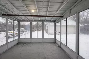 146 W Beverly Ave, Pontiac, MI 48340 - Photo 16