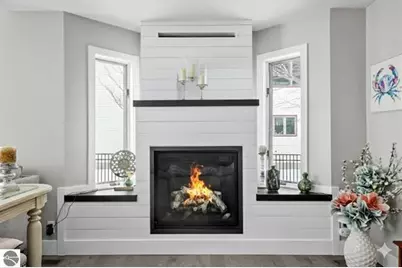 609 Lake Shore Drive, Cadillac, MI 49601 - Photo 8