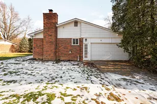 3139 Lexington Dr, Ann Arbor, MI 48105 - Photo 4