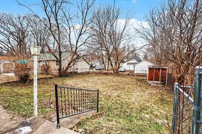 996 W Forest Avenue, Muskegon, MI 49441 - Photo 24