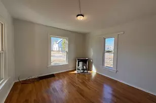 141 Bates St, Jackson, MI 49202 - Photo 2