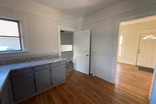 141 Bates St, Jackson, MI 49202 - Photo 10