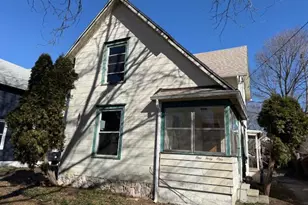 141 Bates St, Jackson, MI 49202 - Photo 1